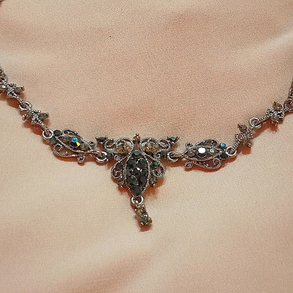 Black Crystal necklace NWOT